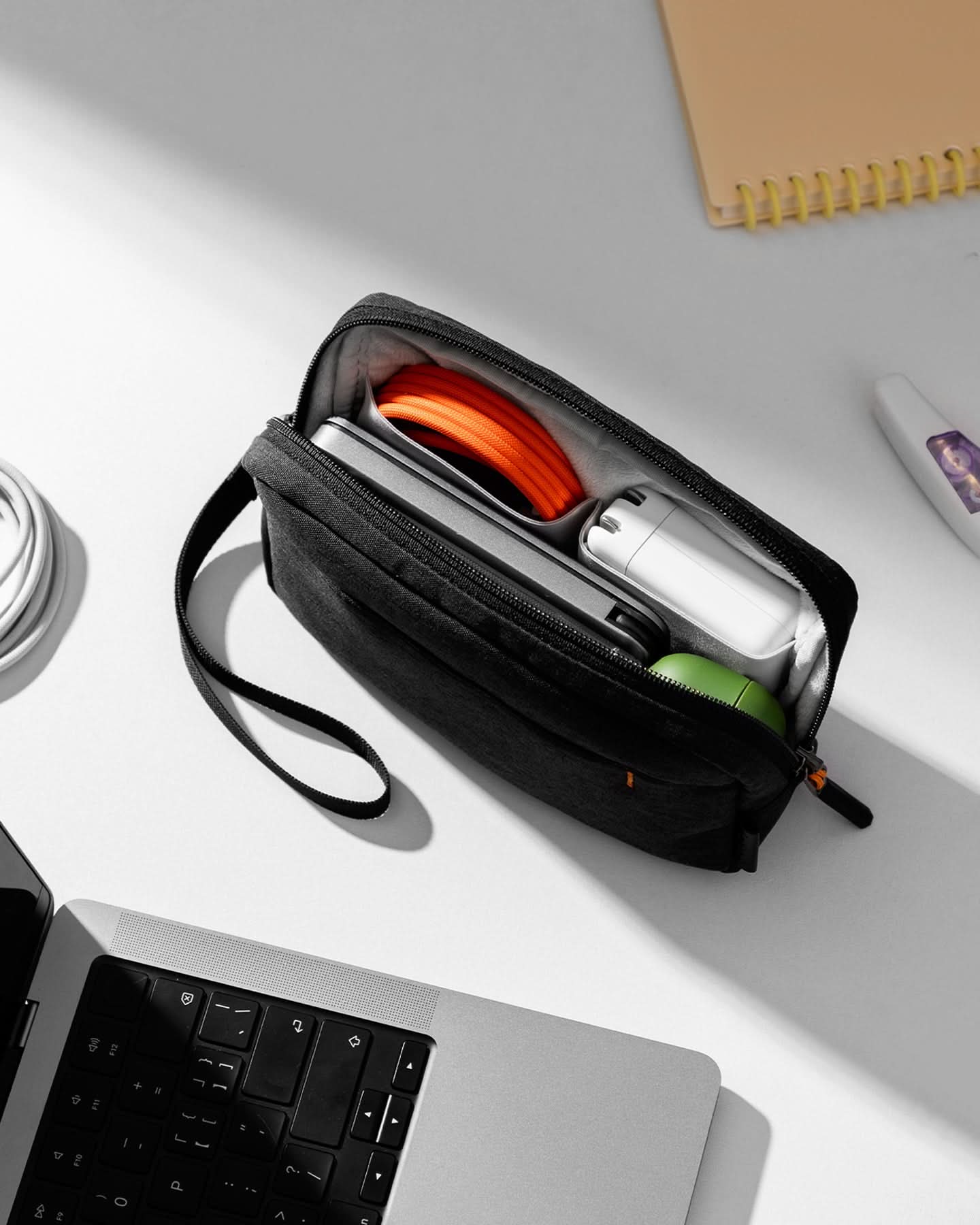 inateck-gadget-organizer-electronics-organizer-schwarz-spritzwasserfest image 6
